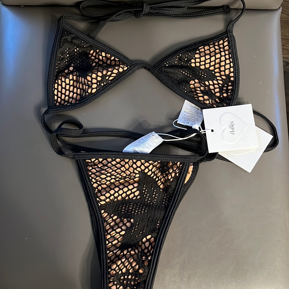 Adika bikini small.